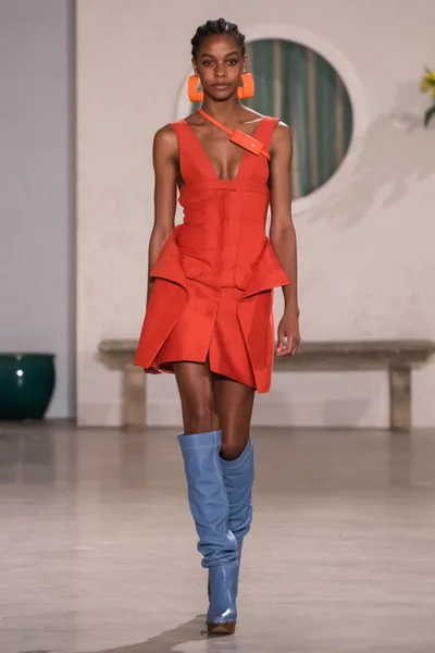 Look 10